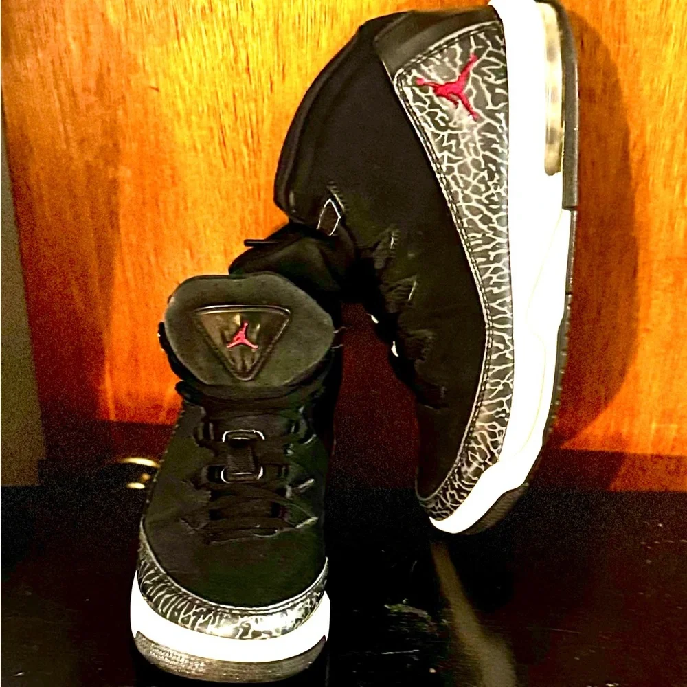 Nike Air Jordan Deluxe ‘Black’ 807718-061 Sz. 7Y - Picture 8 of 10